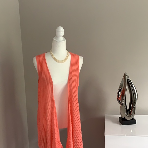 Jones New York open Linen ribbed coral hi-low vest - Picture 4 of 5